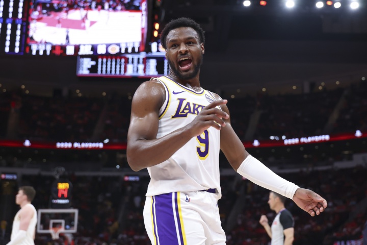 湖人自媒体:布朗尼要学习卡森·华莱士 成为极致的角色球员
